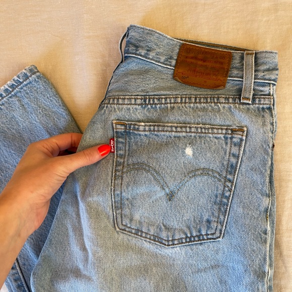 Distressed Levi’s 501 Jeans - Picture 11 of 12